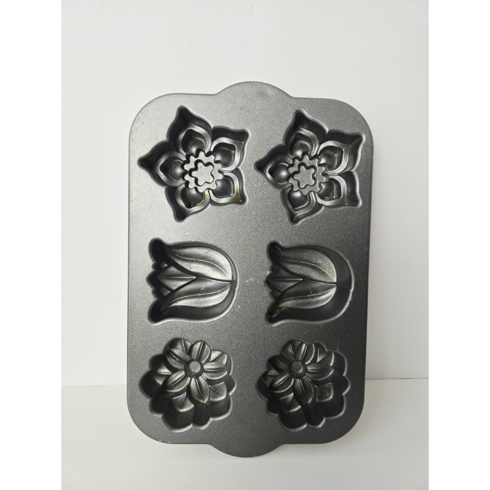 Nordic Ware Flower Bouquet pan